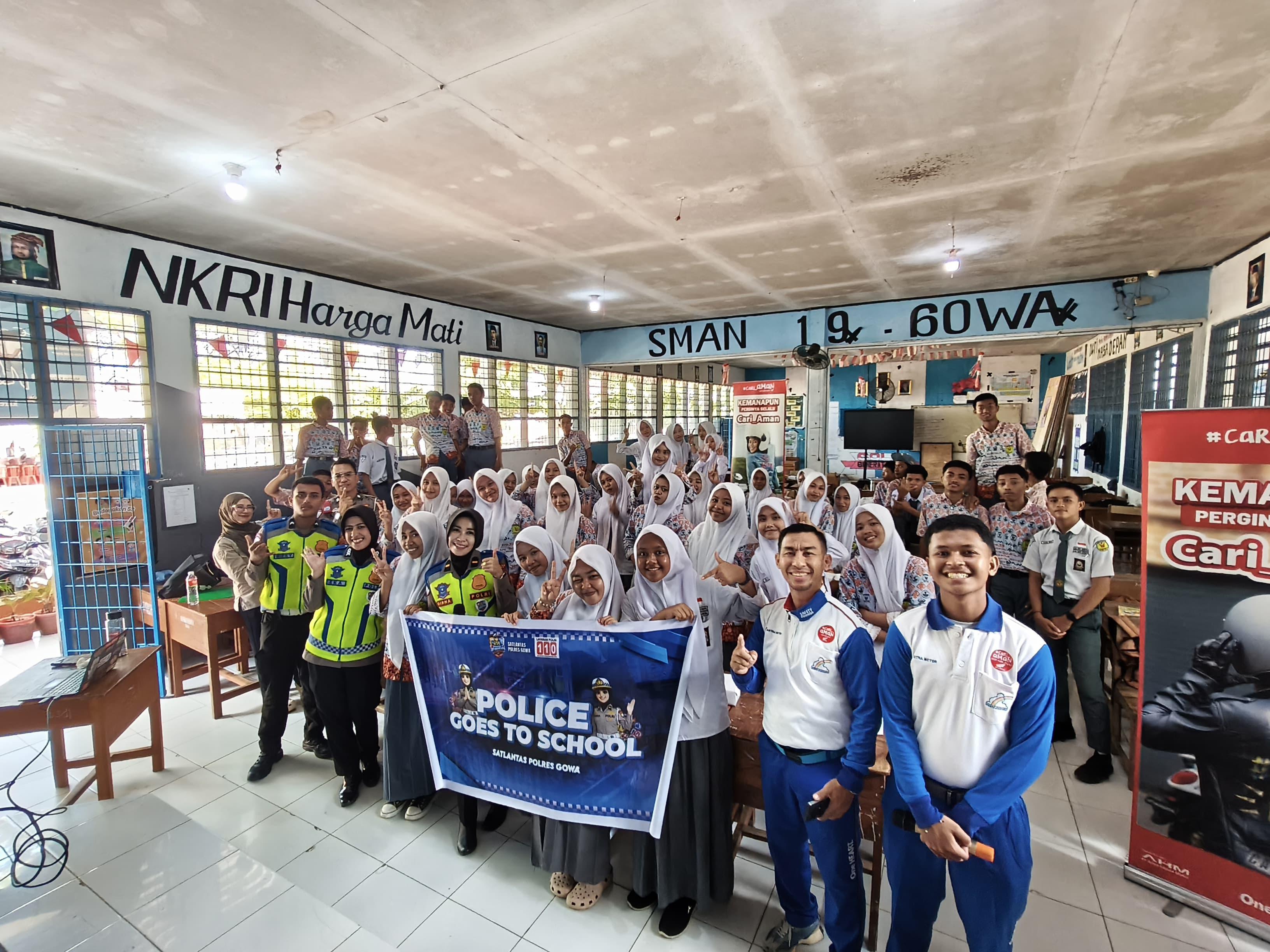 Tekan Angka Lakalantas, Asmo Sulsel Beri Edukasi Keselamatan Berkendara Bagi Puluhan Siswa SMAN 19 Gowa