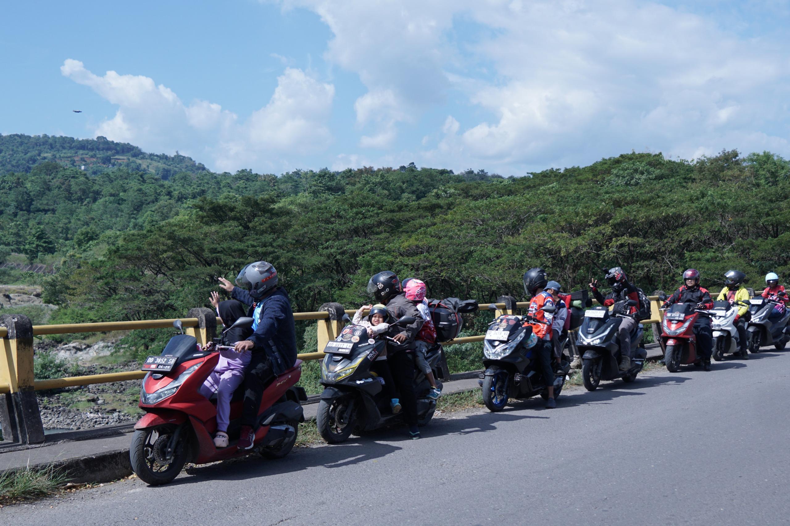 Asmo Sulsel Gelar PCX160 Bikers Playland, Hadirkan Momen Hangat Kebersamaan Lewat Riding dan Camping