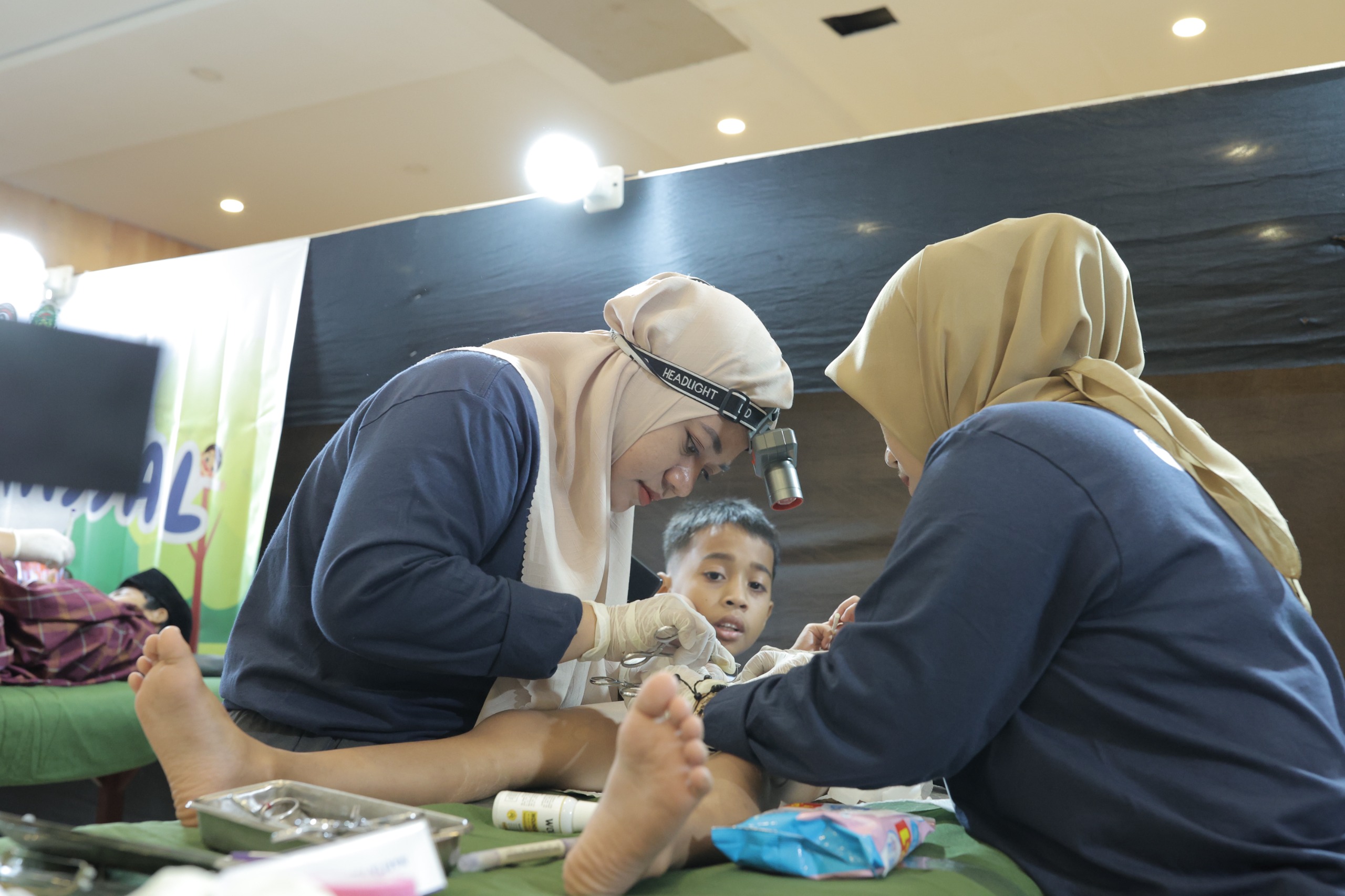 Peduli Kesehatan, IMIP Gelar Khitanan Massal Gratis bagi 150 Anak di Bahodopi