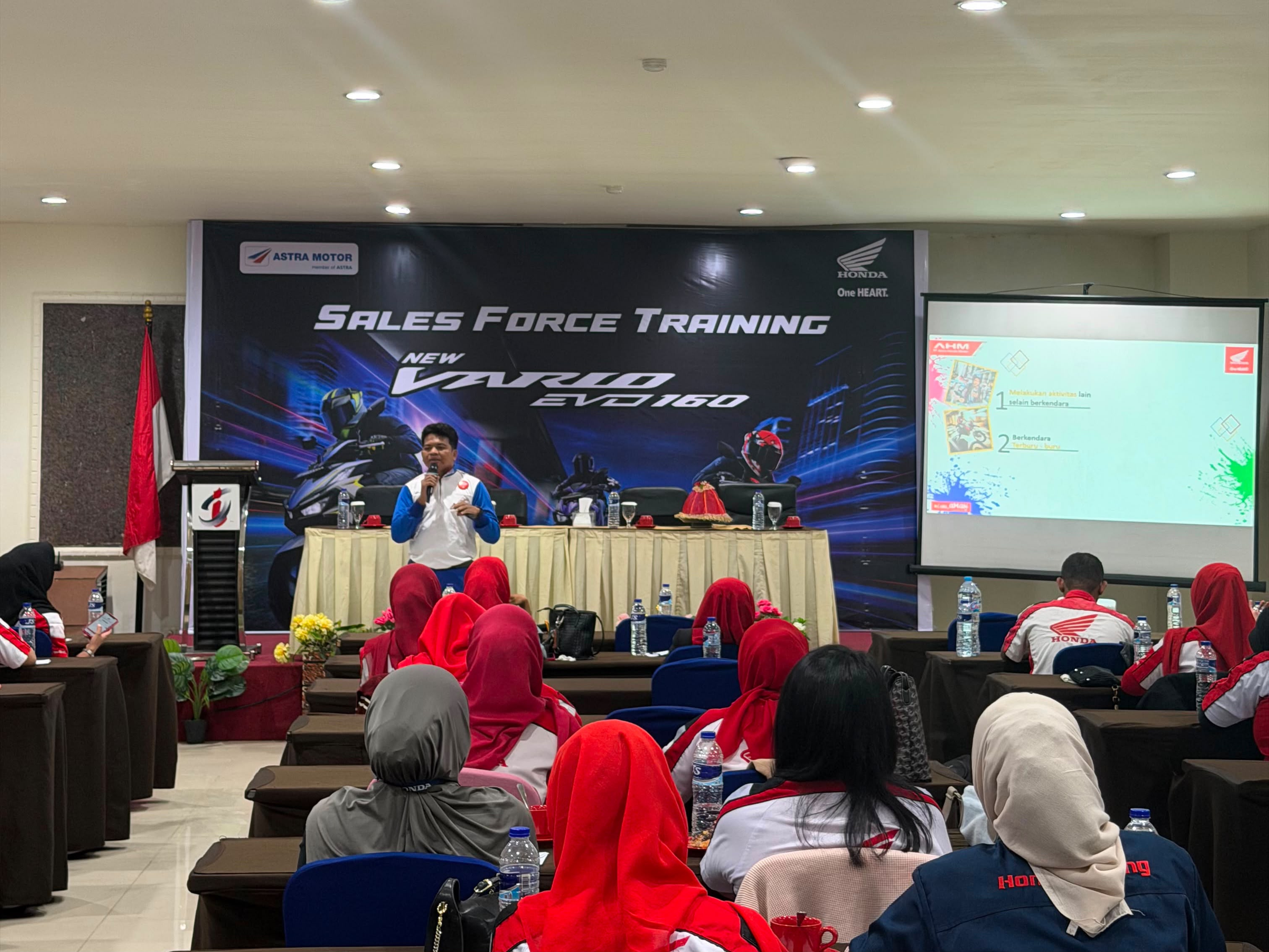 Jelang Peluncuran New Honda Vario Evo 160, Asmo Sulsel Bekali Sales People dengan Edukasi Safety Riding