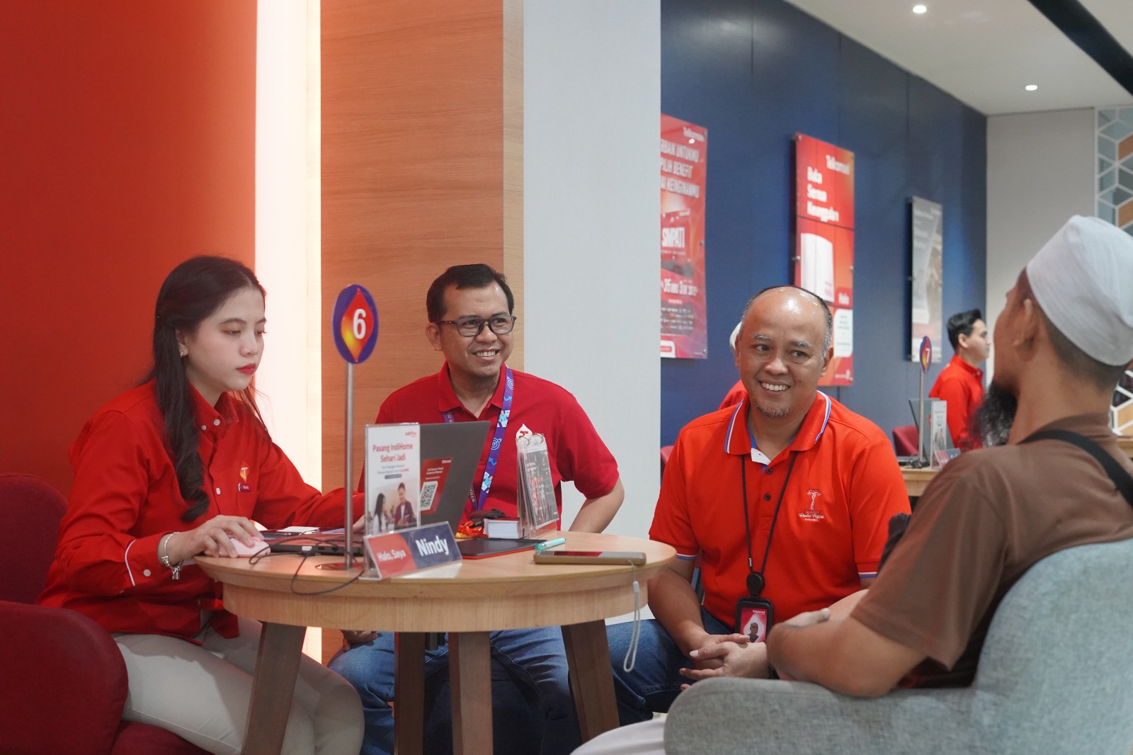 Telkomsel Rayakan Hari Pelanggan Nasional 2026 Bersama Pelanggan di Regional Sulawesi